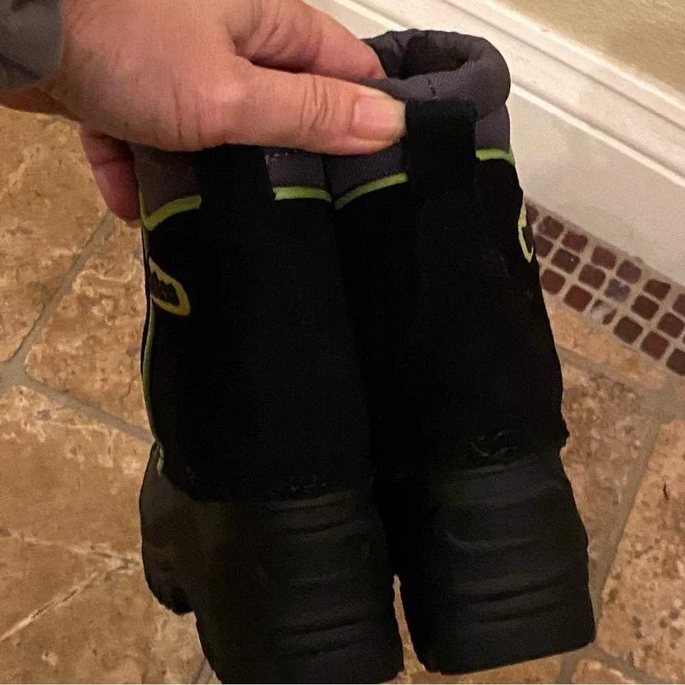 NWOT~TOTES Toddler Black Green Snow Boots Size 8-Unisex